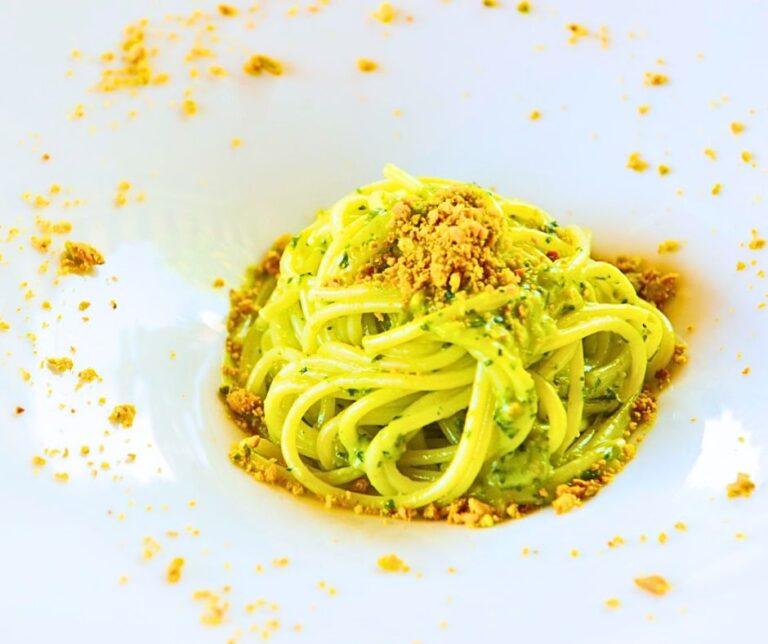 ristorante-tradizionale-nero-balsamico-modena-trenette-pesto-basilico-pistacchi