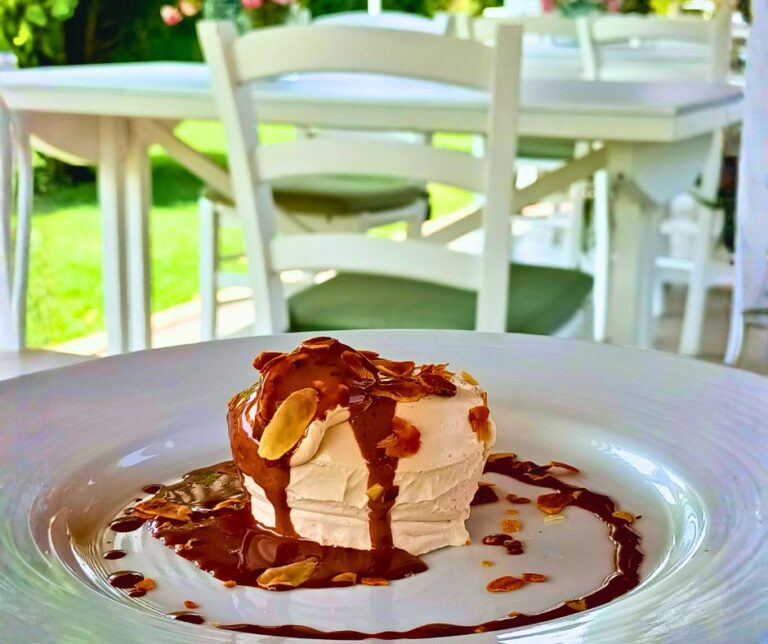 ristorante-tradizionale-nero-balsamico-modena-semifreddo-nocino-di-modena